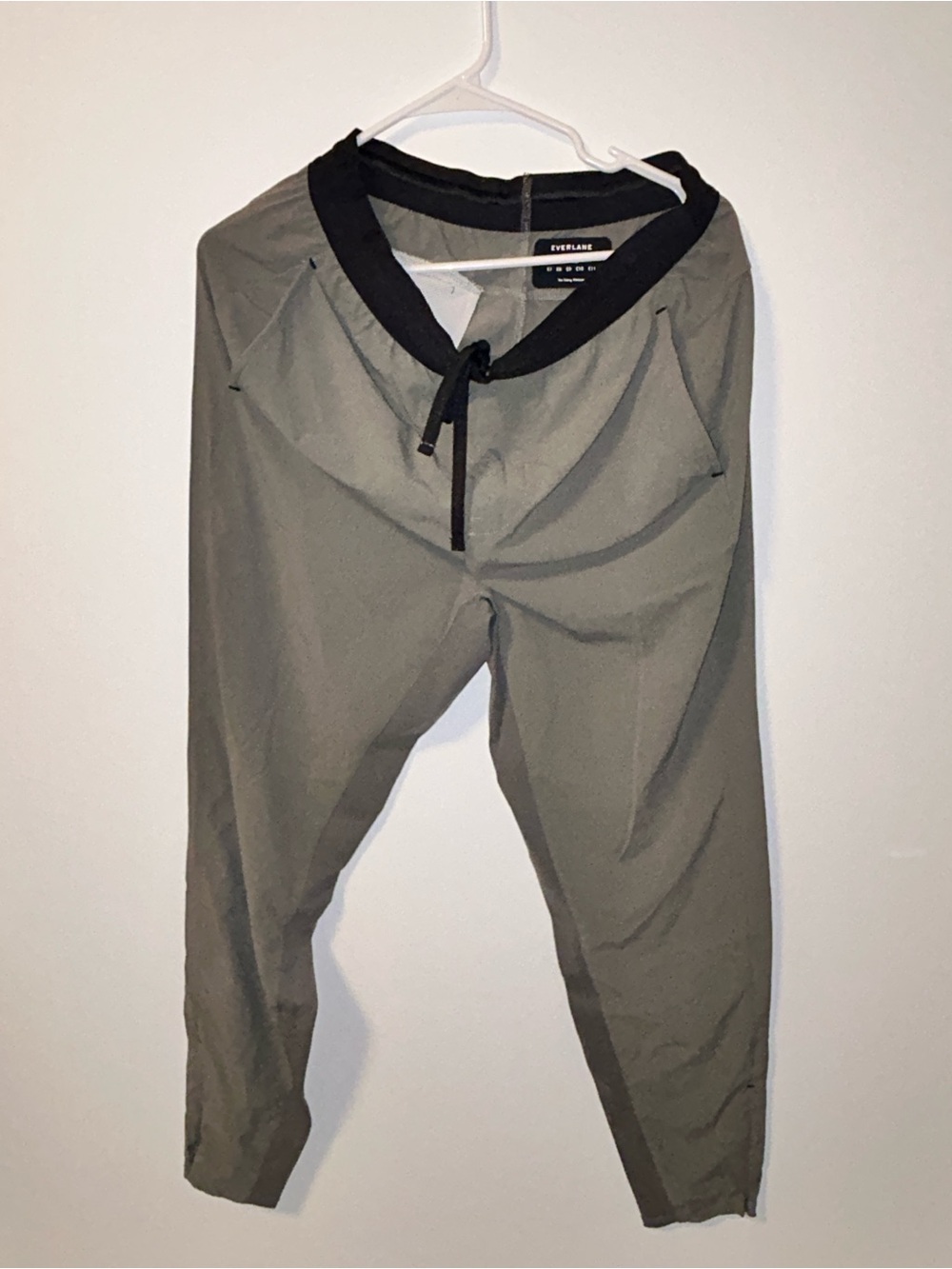 Everlane Olive & Black Drawstring Jogger Pants